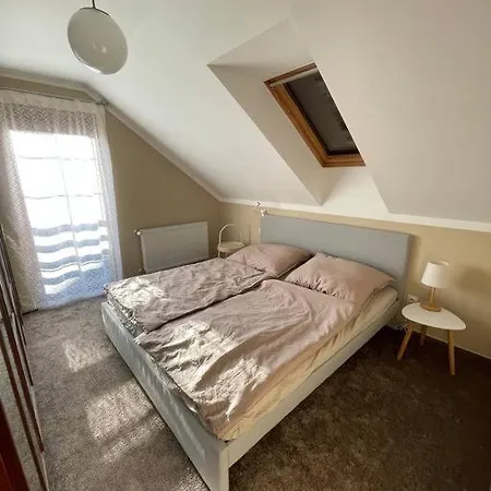 Prijemna Vila U Lesa S Velkou Zahradou * Ludvikovice
