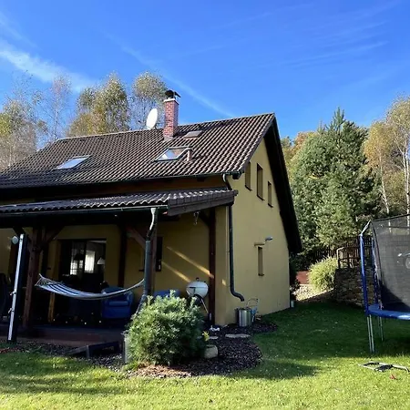 Apartamento Prijemna Vila U Lesa S Velkou Zahradou Ludvikovice