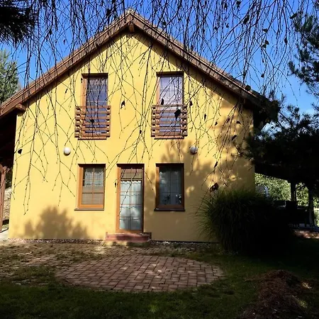 Prijemna Vila U Lesa S Velkou Zahradou